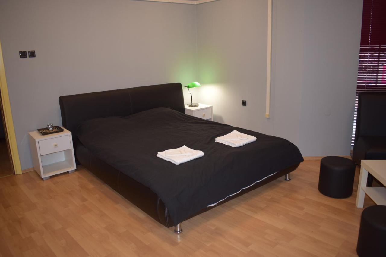 Klara'S Apartment Ниш Экстерьер фото