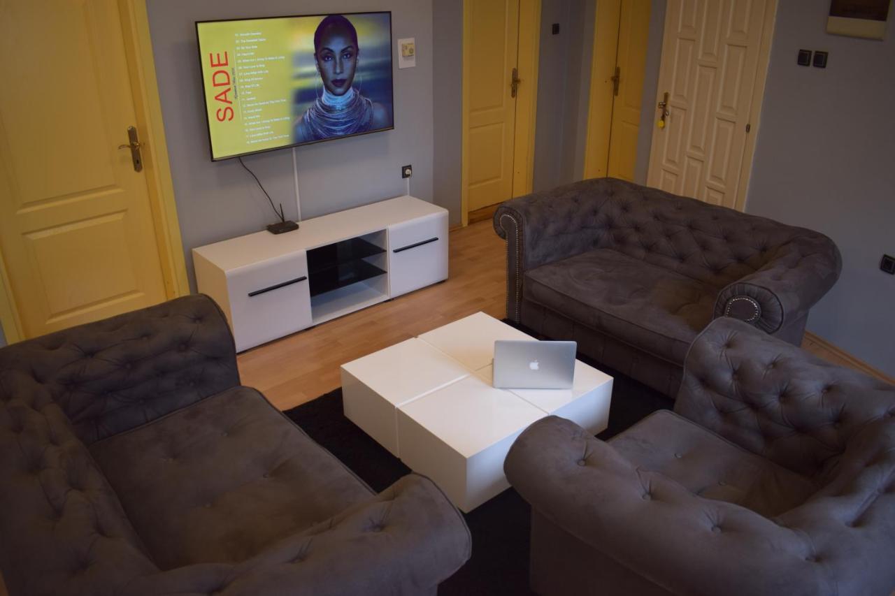 Klara'S Apartment Ниш Экстерьер фото